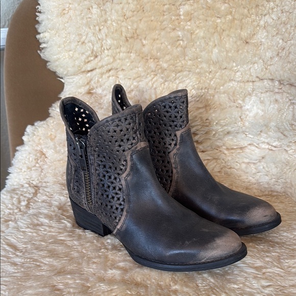 Circle G Leather Ankle Boots - Picture 1 of 8